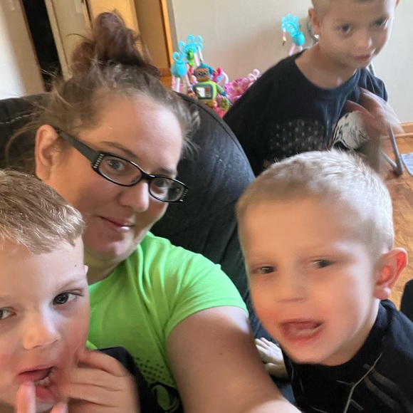 Meet your Posher, Randi - Picture 1 of 1